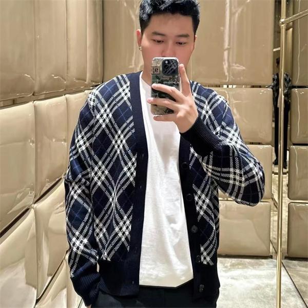 2025秋冬 紺色格子柄アクセント 秋冬特選ファッション バーバリー コピー カーディガン 日常使い万能