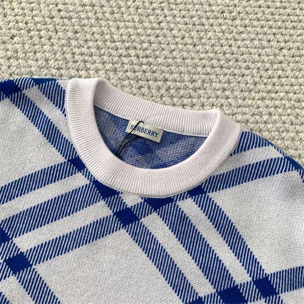 赤色格子柄デザイン 秋冬アクティブ注目 Burberry バーバリー コピー クルーネックニット クオリティ 季節限定モデル