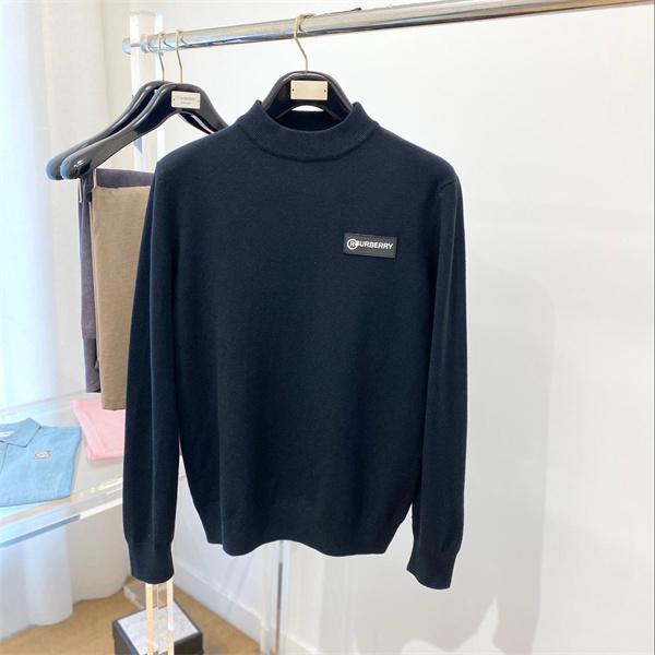 紺色ロゴパッチアクセント 2025秋冬定番愛用 Burberry バーバリー 偽物 ハイネックニット 日常使い万能