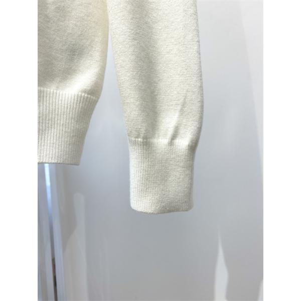 紺色ロゴパッチアクセント 2025秋冬定番愛用 Burberry バーバリー 偽物 ハイネックニット 日常使い万能