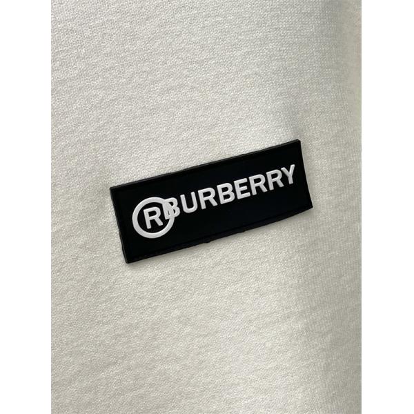 紺色ロゴパッチアクセント 2025秋冬定番愛用 Burberry バーバリー 偽物 ハイネックニット 日常使い万能