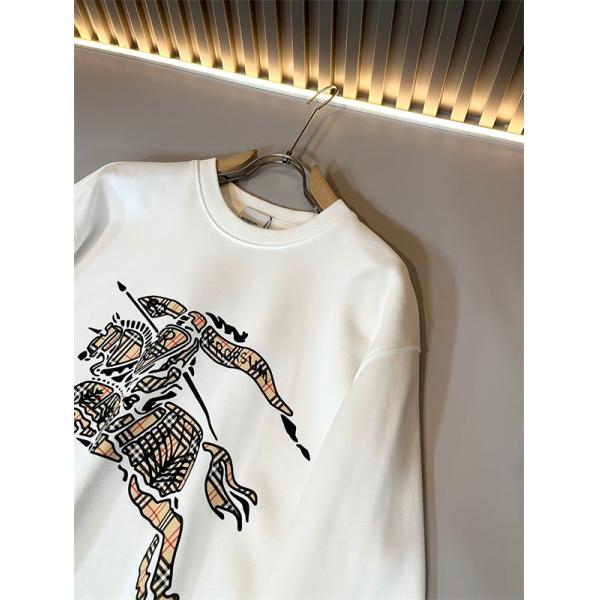 Burberry 黒色青ロゴアクセント 2025秋冬特選ファッション バーバリー コピー パーカー デザイナー風