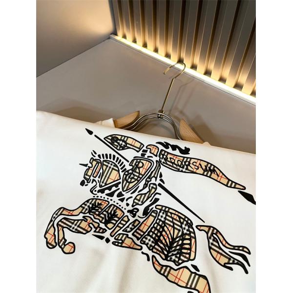 Burberry 黒色青ロゴアクセント 2025秋冬特選ファッション バーバリー コピー パーカー デザイナー風