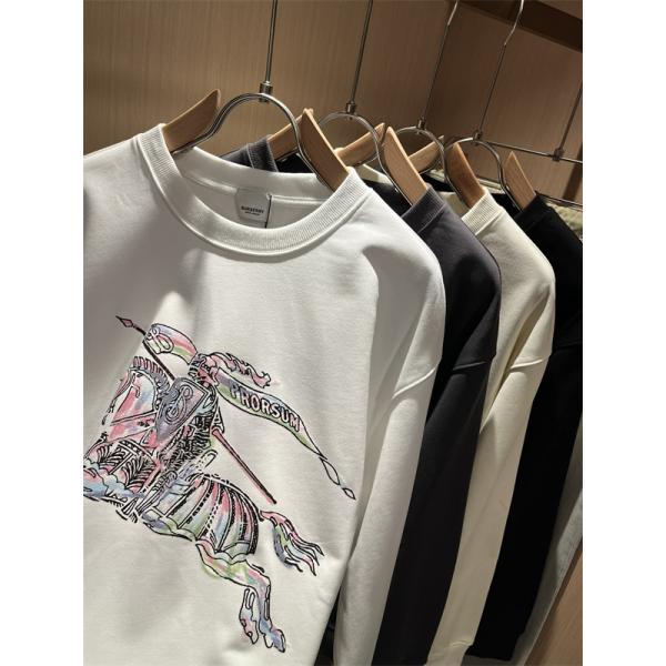 黒色虹色ロゴアクセント 2025秋冬大人気注目 バーバリー 偽物 パーカー スーパーコピークオリティ