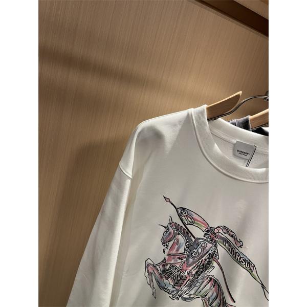 黒色虹色ロゴアクセント 2025秋冬大人気注目 バーバリー 偽物 パーカー スーパーコピークオリティ