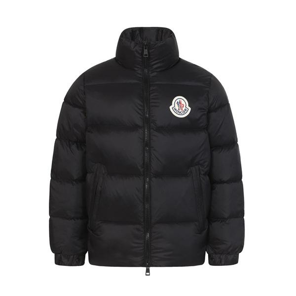 Moncler 冬の装いクラシックブラック 定番人気 大人風アウター モンクレール コピー ダウンジャケット 