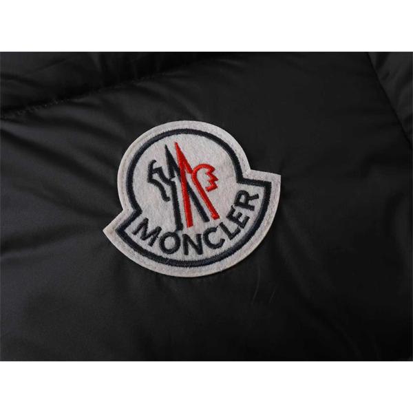 クラシックブラック 定番人気 大ロゴ付き モンクレール スーパーコピー ダウンジャケット Moncler 冬の定番