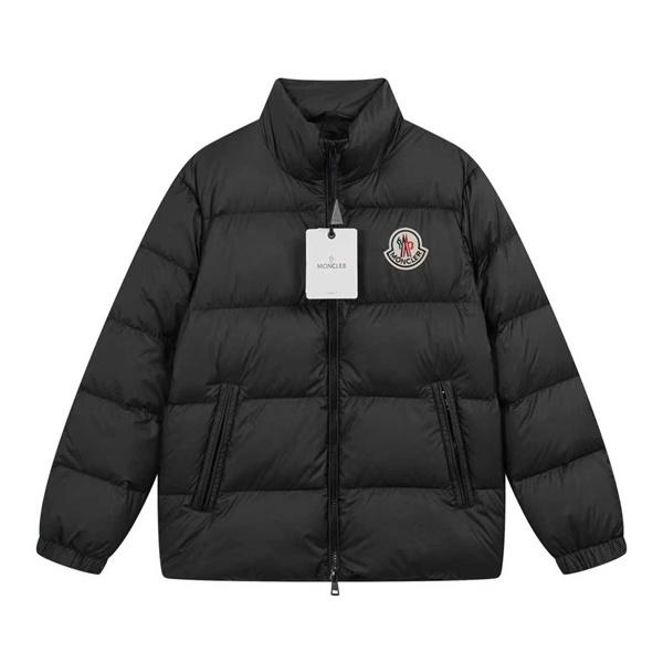 クラシックブラック 定番人気 大ロゴ付き モンクレール スーパーコピー ダウンジャケット Moncler 冬の定番
