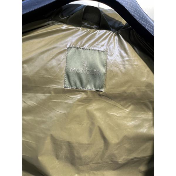 Moncler 冬の息抜き ホワイト 光沢感豊富 インナーカラーアクセント モンクレール コピー ダウンベスト