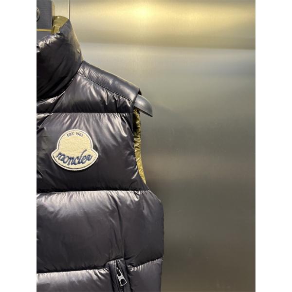 Moncler 冬の息抜き ホワイト 光沢感豊富 インナーカラーアクセント モンクレール コピー ダウンベスト