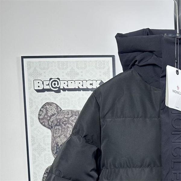 Moncler 寒中対応 ブラック 立体ロゴ ハードルーフ付き モンクレール スーパーコピー ダウンジャケット