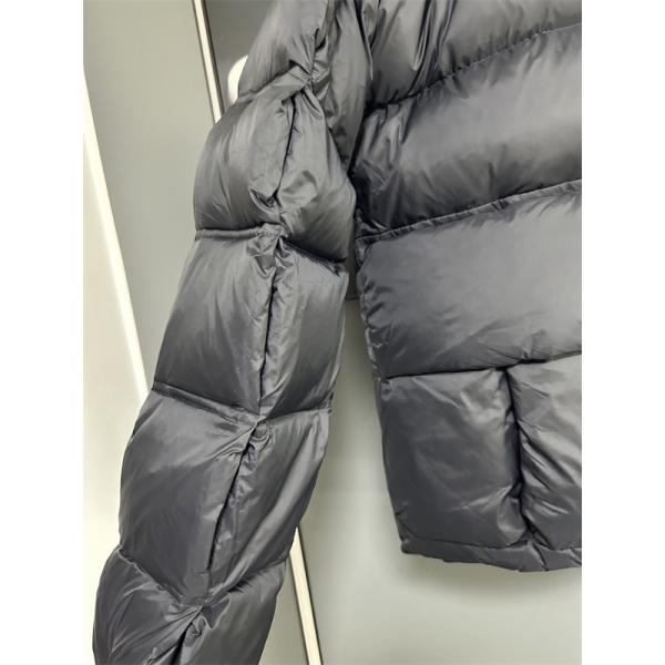 ブラック 大ロゴ ショートモデル モンクレール 偽物 ダウンジャケット 秋冬トレンドモデル Moncler 2025秋冬
