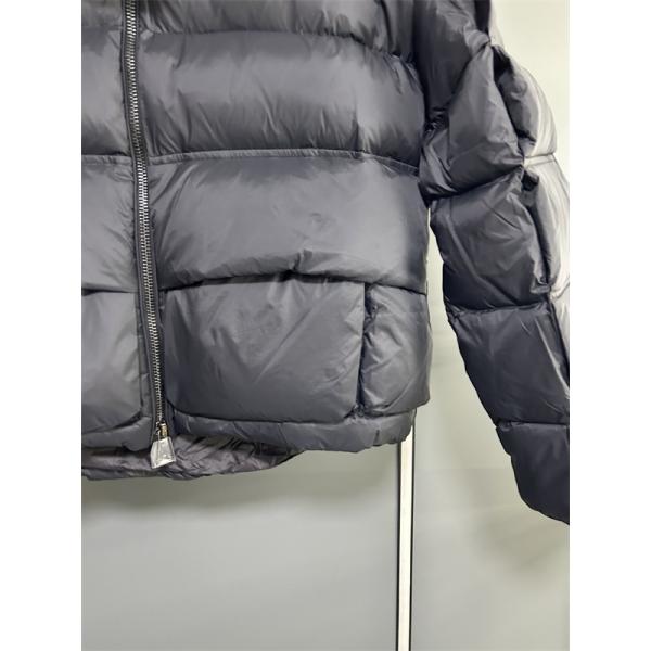 ブラック 大ロゴ ショートモデル モンクレール 偽物 ダウンジャケット 秋冬トレンドモデル Moncler 2025秋冬