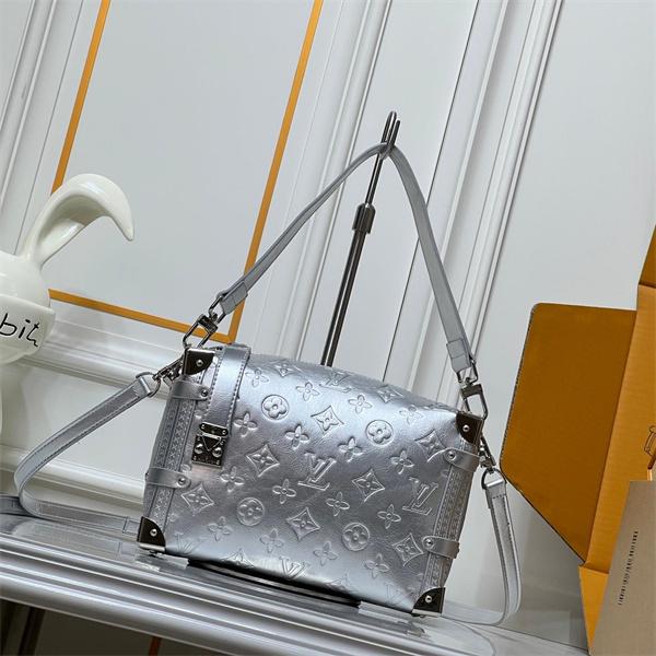 Louis Vuitton 冬の輝き シルバー 圧紋デザイン ボックス型 ルイヴィトン スーパーコピー ショルダーバッグ