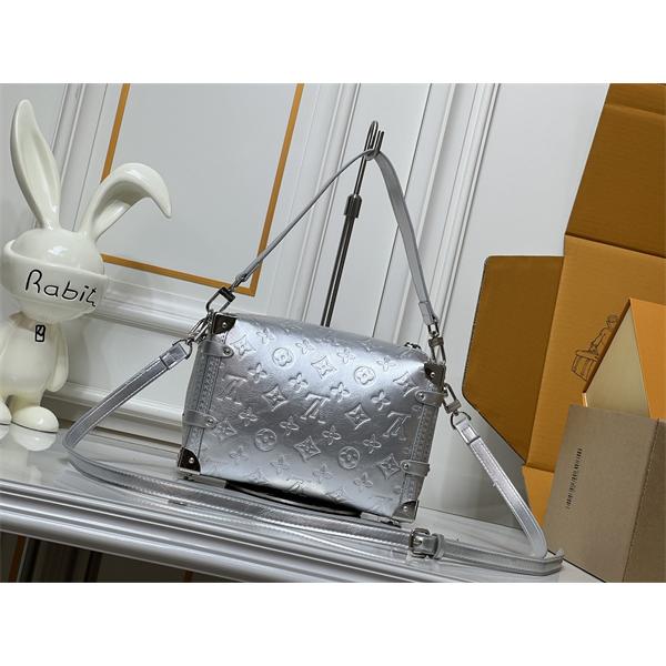Louis Vuitton 冬の輝き シルバー 圧紋デザイン ボックス型 ルイヴィトン スーパーコピー ショルダーバッグ