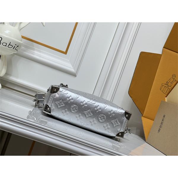 Louis Vuitton 冬の輝き シルバー 圧紋デザイン ボックス型 ルイヴィトン スーパーコピー ショルダーバッグ