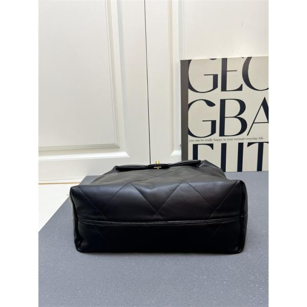 Chanel 冬の貴婦人 ブラック ダイヤ柄縫製 チェーンアクセント シャネル コピー ショルダーバッグ 高級感