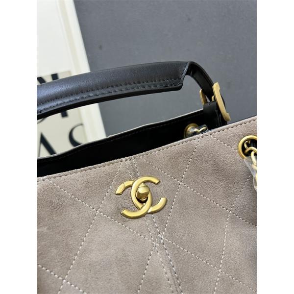 ベージュ & ブラック コントラストデザイン チェーンアクセント シャネル 偽物 トートバッグ Chanel 2025秋冬