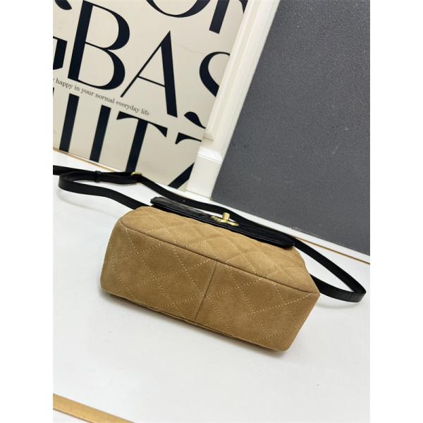 高品質レザー素材と丁寧なダイヤ柄縫製で丁重に仕上げられています。シャネル コピー バッグ Chanel 冬の匠