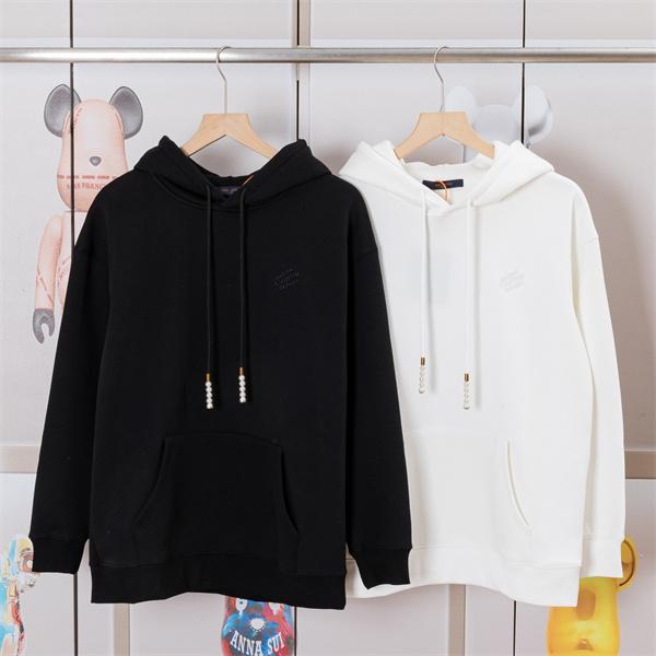 着回し抜群の新デザイン シンプルロゴパーカー Louis Vuitton ルイヴィトン 偽物 フーディー ブラック＆ホワイト