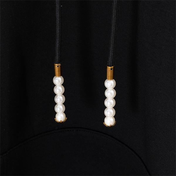 着回し抜群の新デザイン シンプルロゴパーカー Louis Vuitton ルイヴィトン 偽物 フーディー ブラック＆ホワイト