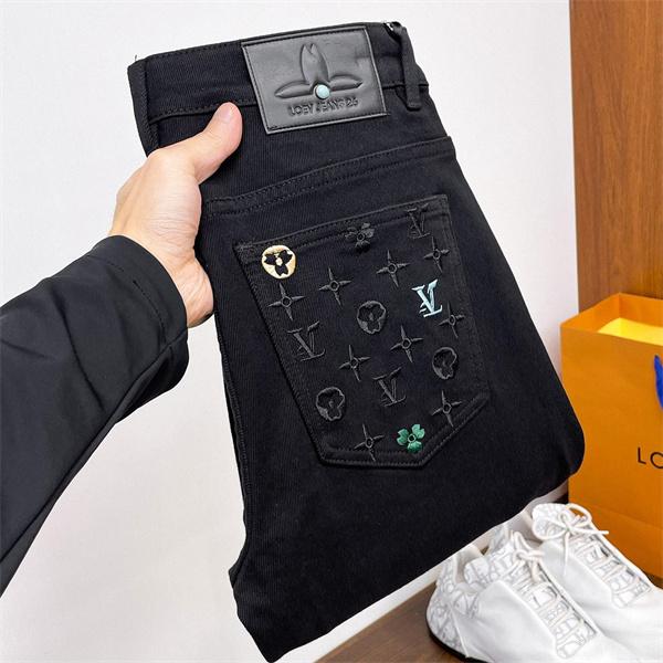 Louis Vuitton ルイヴィトン コピー ブラックデニム 秋冬スタイルおすすめ  モノグラム刺繍デザイン 