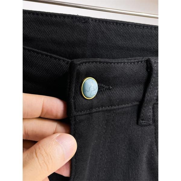 Louis Vuitton ルイヴィトン コピー ブラックデニム 秋冬スタイルおすすめ  モノグラム刺繍デザイン 