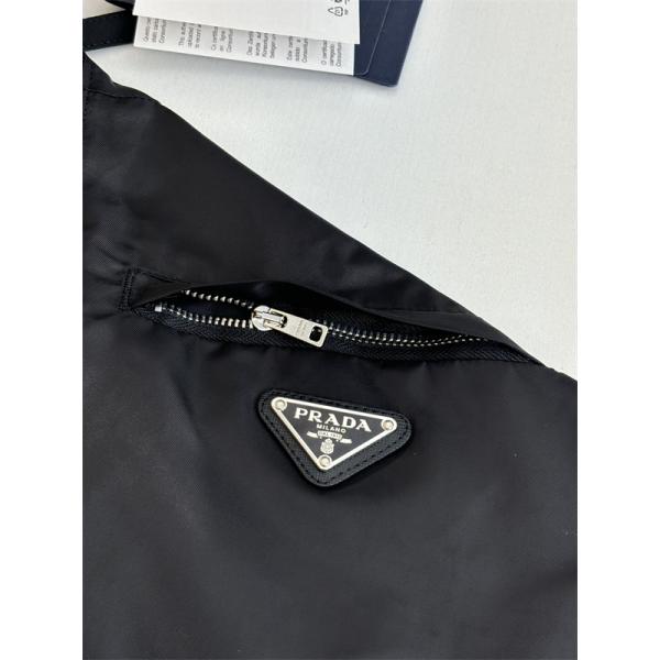 新作 ブラック ミニロゴデザイン 高品質 人気 スーパーコピー フードジャケット Prada プラダ 