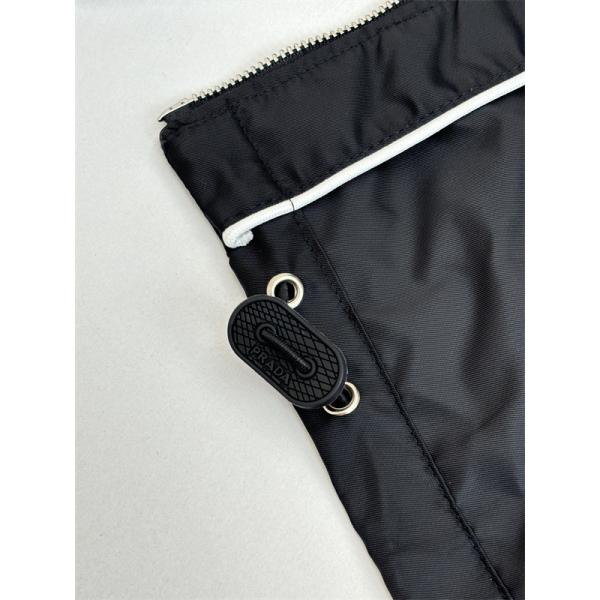 新作 ブラック ミニロゴデザイン 高品質 人気 スーパーコピー フードジャケット Prada プラダ 