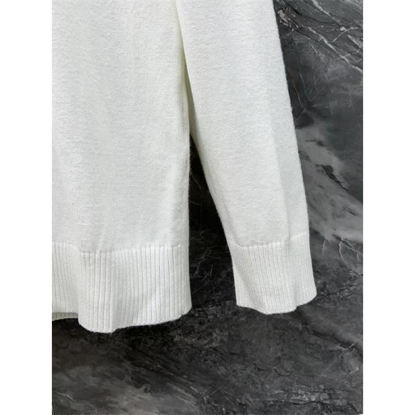 人気 ホワイト Prada プラダ ブラック トライアングルロゴ 売れ筋 上品  偽物 ニットセーター