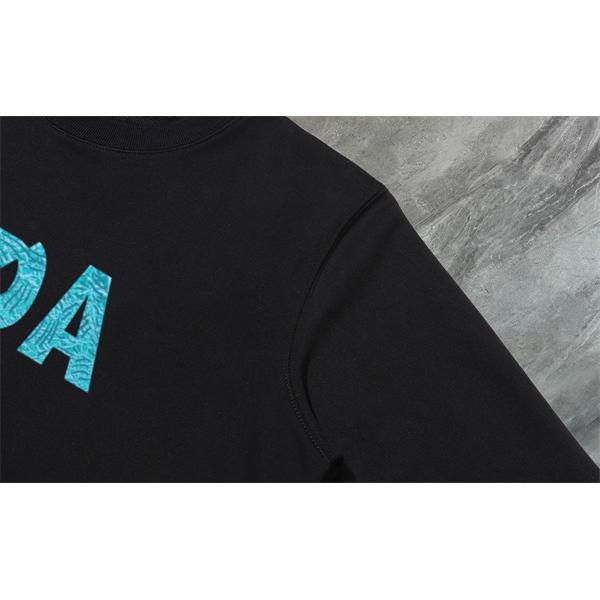 冬新作 ブラック ブルーロゴデザイン エレガント スタイリッシュ コピー スウェット Prada プラダ 