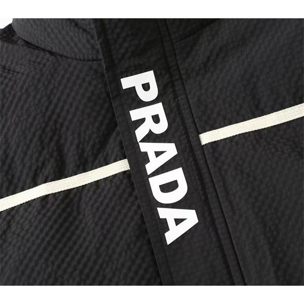最新作 ブラック Prada プラダ ラインデザイン 防風 機能性 偽物 ダウンジャケット 保温性 高級