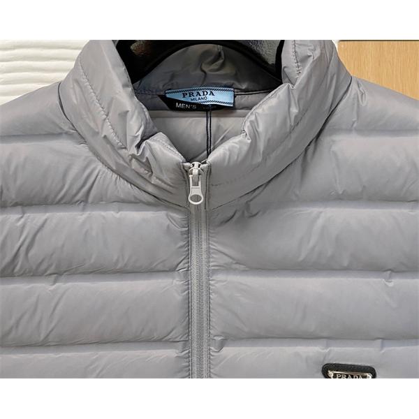 2025秋冬人気 ブラック シンプルスタイル 軽量 快適 Prada プラダ コピー ダウンジャケット 今季注目