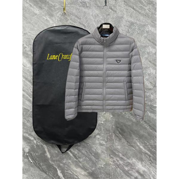 2025秋冬人気 ブラック シンプルスタイル 軽量 快適 Prada プラダ コピー ダウンジャケット 今季注目