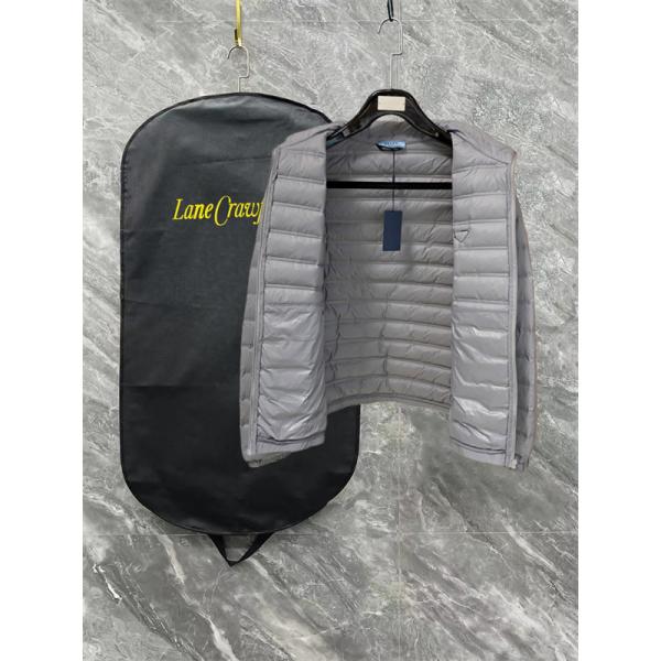 2025秋冬人気 ブラック シンプルスタイル 軽量 快適 Prada プラダ コピー ダウンジャケット 今季注目