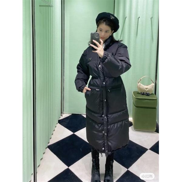 冬季限定 ブラック ロング丈 高級 保温 偽物 ダウンコート 季節限定モデル 人気 Prada プラダ 