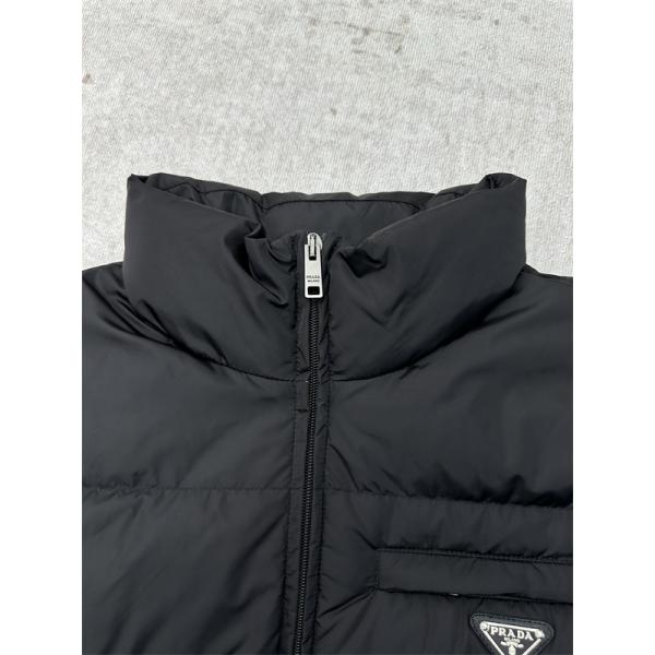 最新作 ネイビー クラシックシルエット 耐寒 優良 Prada プラダ スーパーコピー ダウンジャケット