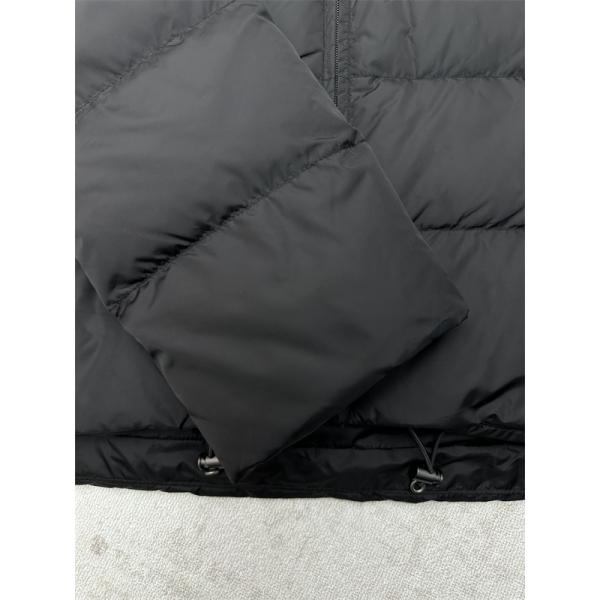 最新作 ネイビー クラシックシルエット 耐寒 優良 Prada プラダ スーパーコピー ダウンジャケット