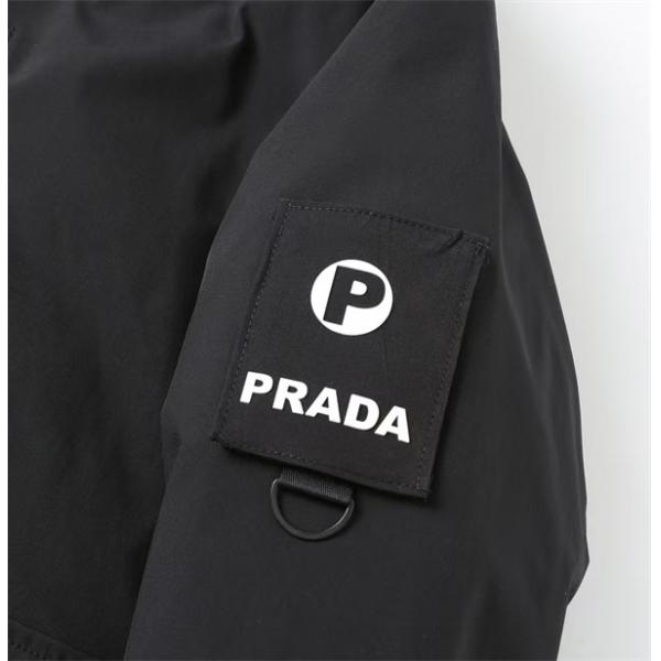 冬新作 ホワイト マルチポケットデザイン 機能的 防水 Prada プラダ コピー ダウンジャケット