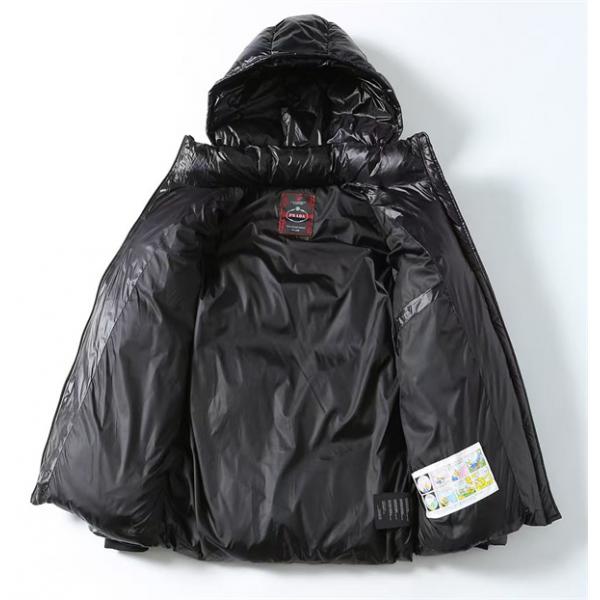 Prada プラダ 人気 ブラック レッドラインアクセント 高級 防寒 スーパーコピー ダウンジャケット