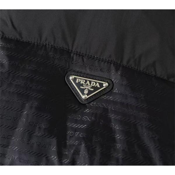 定番 ブラック テクスチャーデザイン 上品 軽量 偽物 ダウンジャケット 注目アイテム Prada プラダ 