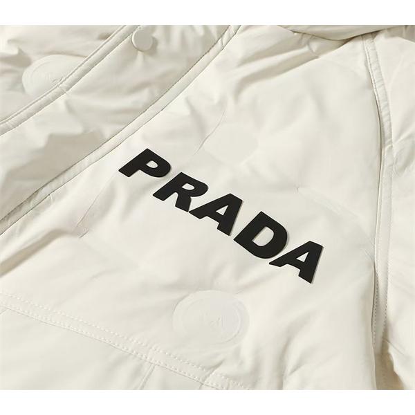 新登場 ホワイト ロゴプリントデザイン モダン 快適 Prada プラダ スーパーコピー ダウンジャケット