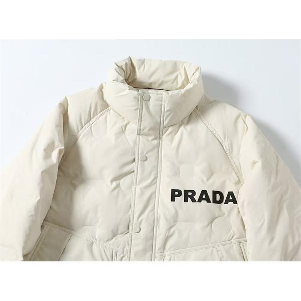 新登場 ホワイト ロゴプリントデザイン モダン 快適 Prada プラダ スーパーコピー ダウンジャケット