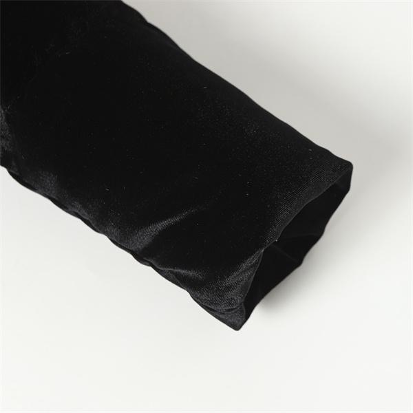 暖かみ溢れる ブラック 洗練シルエット PRADA プラダ スーパーコピー 上質ダウンジャケット