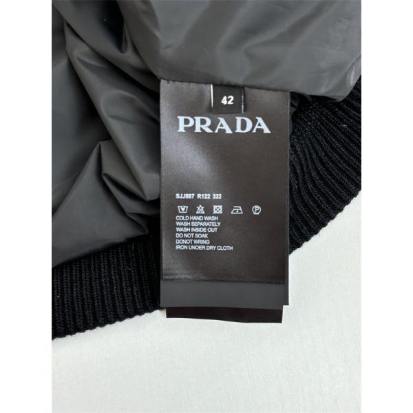 上質感漂う ダークグレー モダンキルト PRADA プラダ コピー 防寒ダウンジャケット