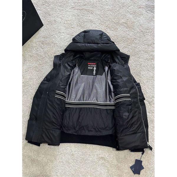 クリーンデザイン PRADA プラダ 偽物 防寒ダウンジャケット 柔らかく冬映え ホワイト 