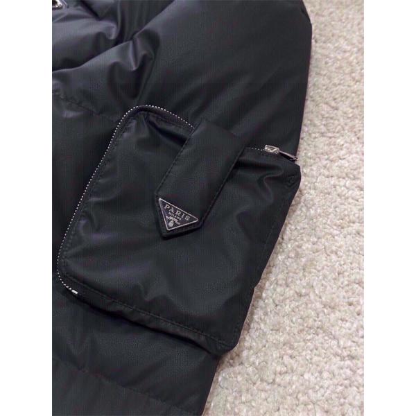 クリーンデザイン PRADA プラダ 偽物 防寒ダウンジャケット 柔らかく冬映え ホワイト 