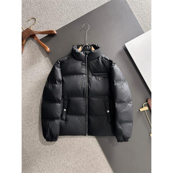 季節感香る オフホワイト ふんわりエレガント PRADA プラダ コピー ダウンジャケット