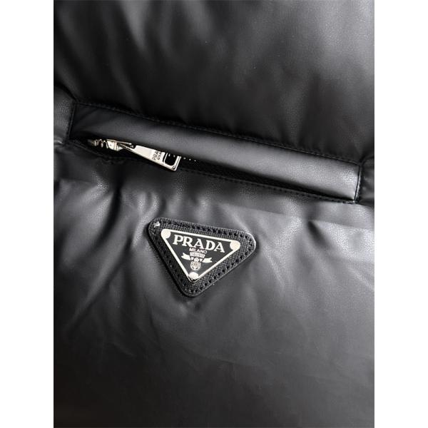 季節感香る オフホワイト ふんわりエレガント PRADA プラダ コピー ダウンジャケット