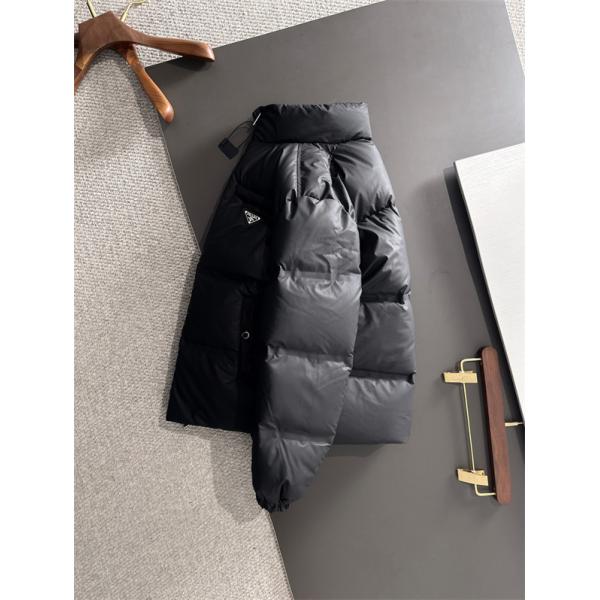 季節感香る オフホワイト ふんわりエレガント PRADA プラダ コピー ダウンジャケット